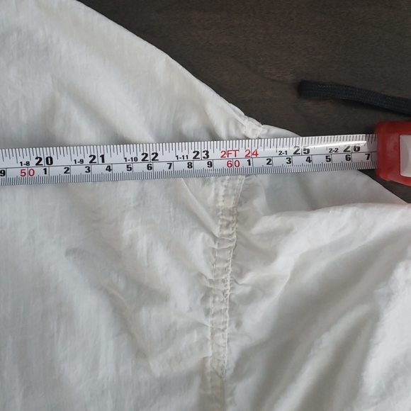 White windbreaker - Picture 8 of 9